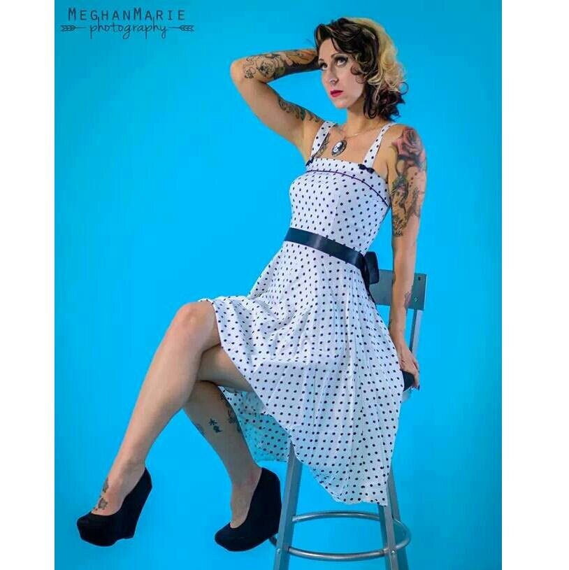 Lady Skeleton 30x40 Cameo Necklace - Image 4