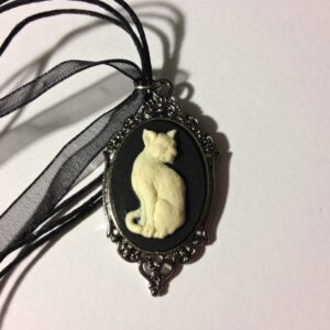 Cat cameo necklace