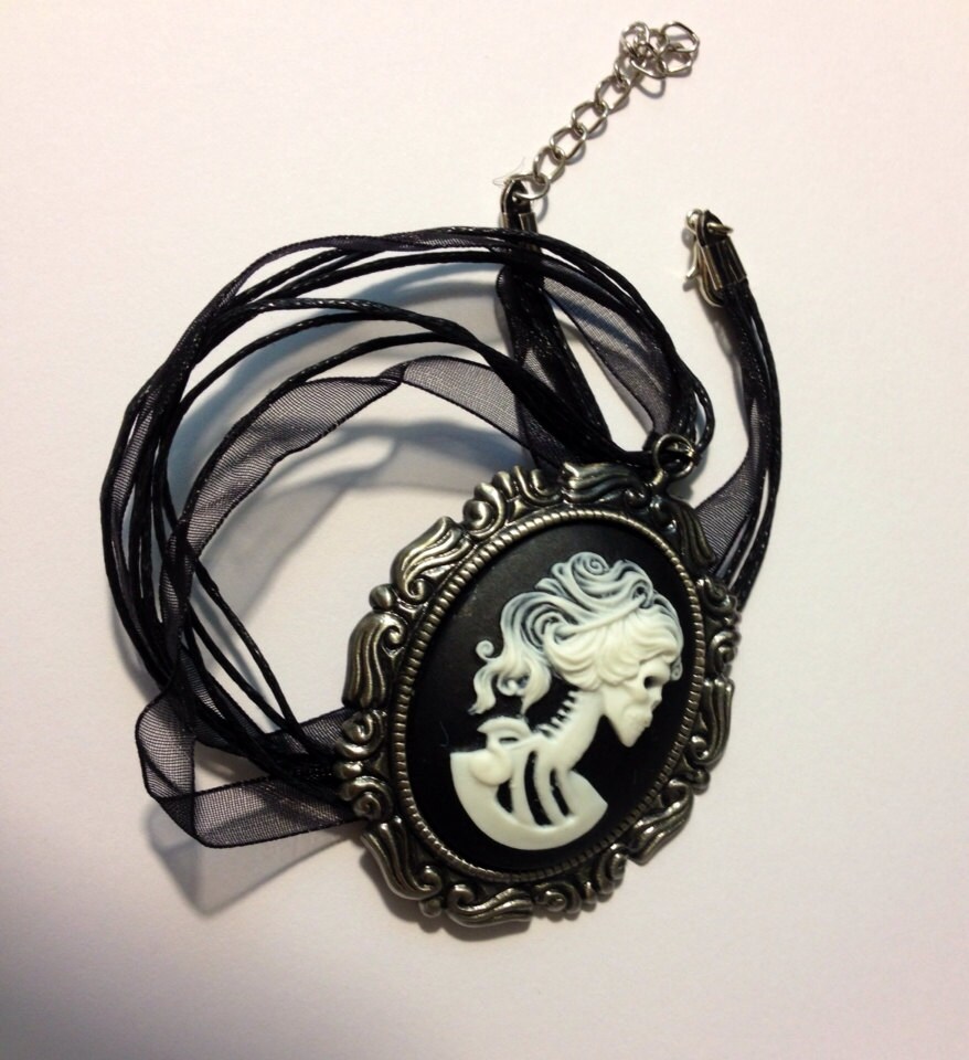 Lady Skeleton 30x40 Cameo Necklace - Image 3