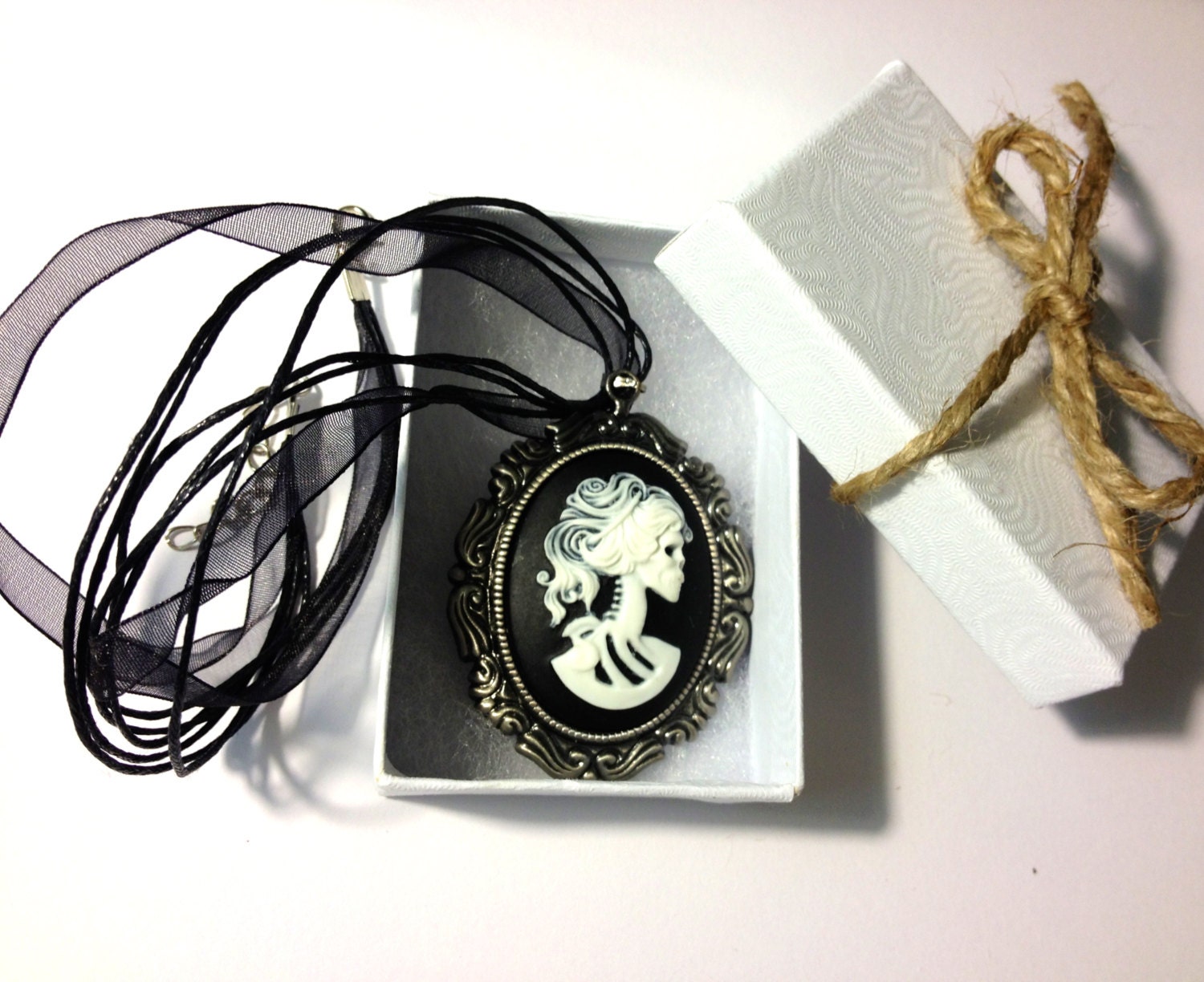 White Skeleton Lady Cameo Necklace // Day of the Dead Necklace // Victorian Jewelry // Dead Girl Cameo // Gothic Cameo - Image 5