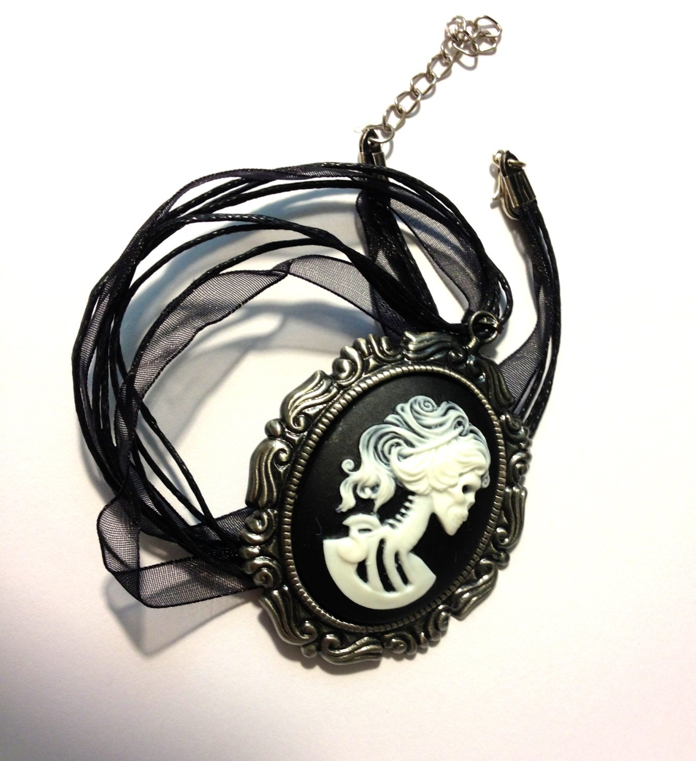 White Skeleton Lady Cameo Necklace // Day of the Dead Necklace // Victorian Jewelry // Dead Girl Cameo // Gothic Cameo - Image 4