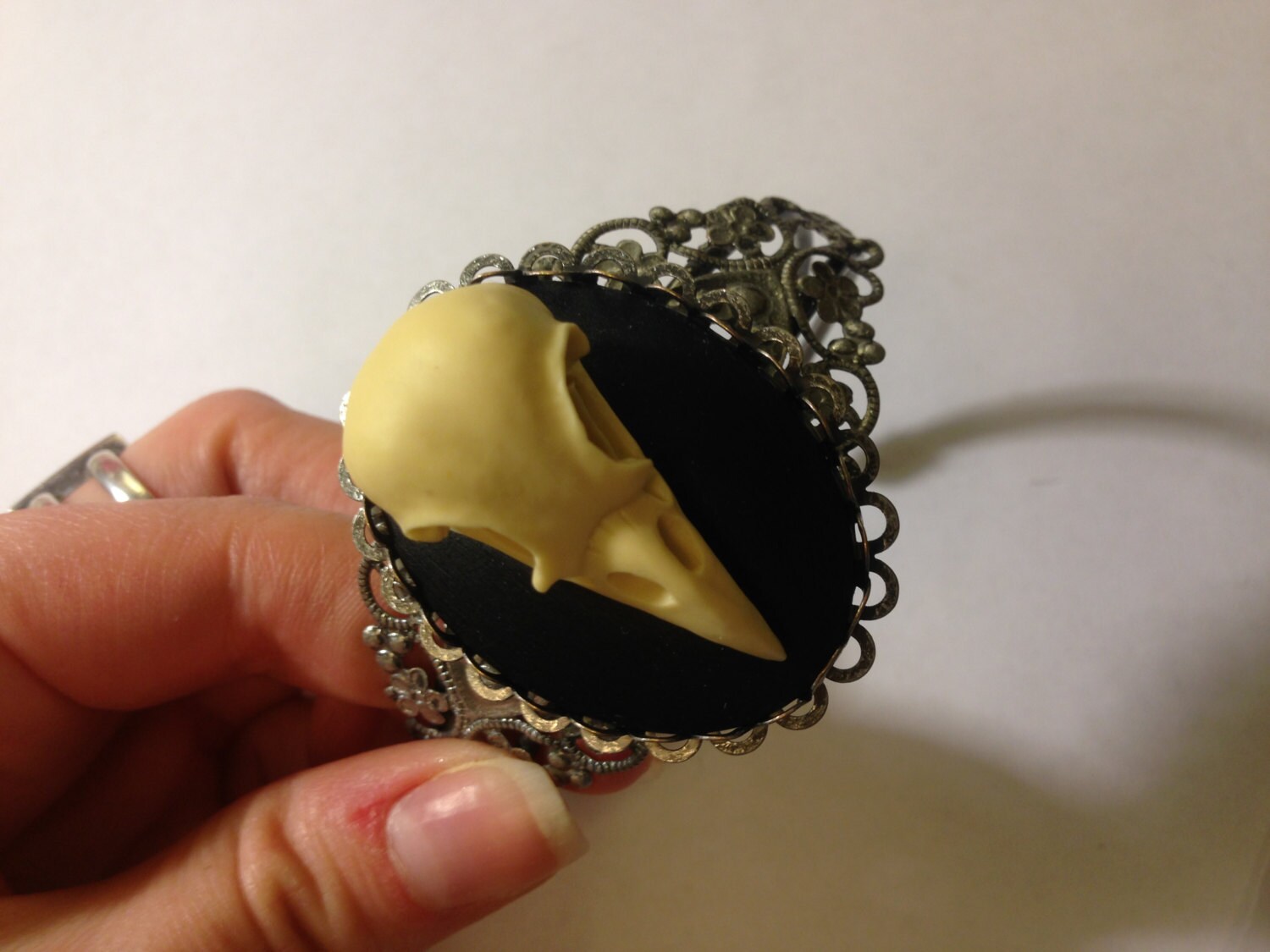 Raven skull cameo bracelet - Image 3