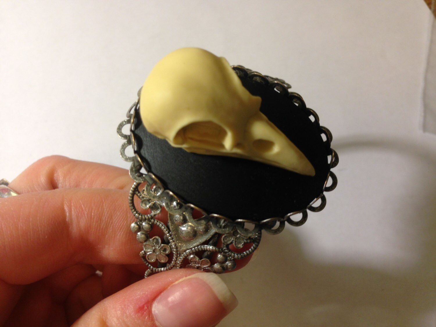 Raven skull cameo bracelet - Image 5