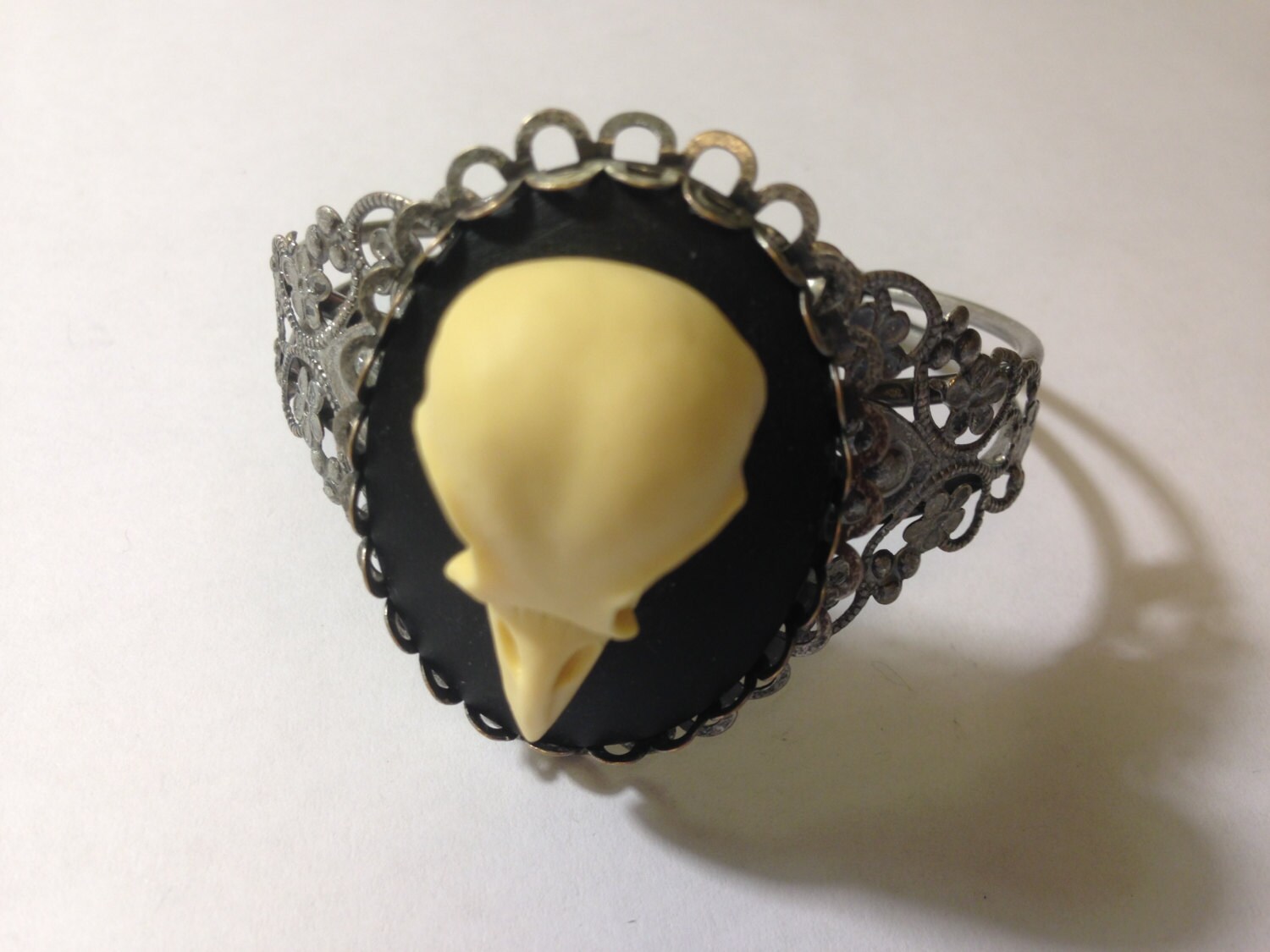 Raven skull cameo bracelet - Image 4