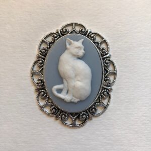 Cat cameo necklace
