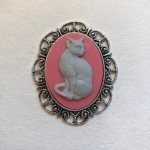 Cat cameo necklace
