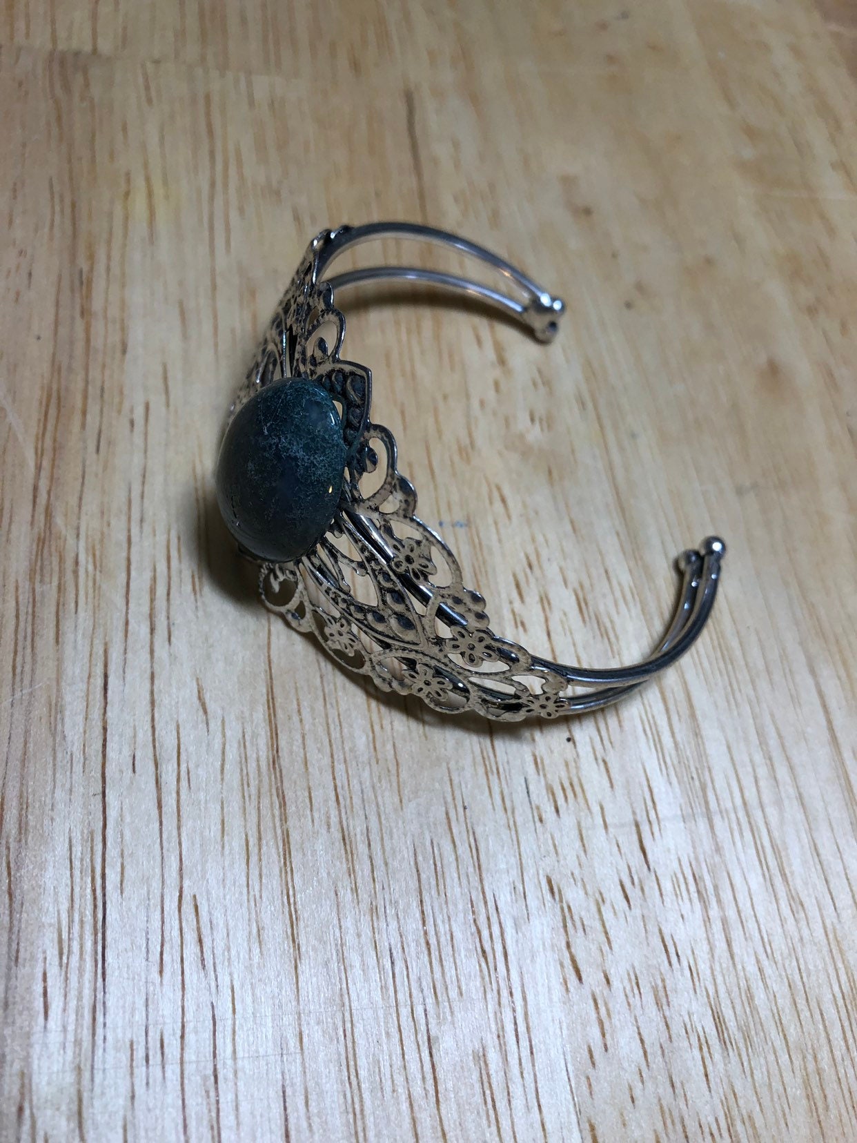 Bloodstone cuff bracelet// Green crystal bracelet// Authentic gemstone cuff bracelet - Image 2