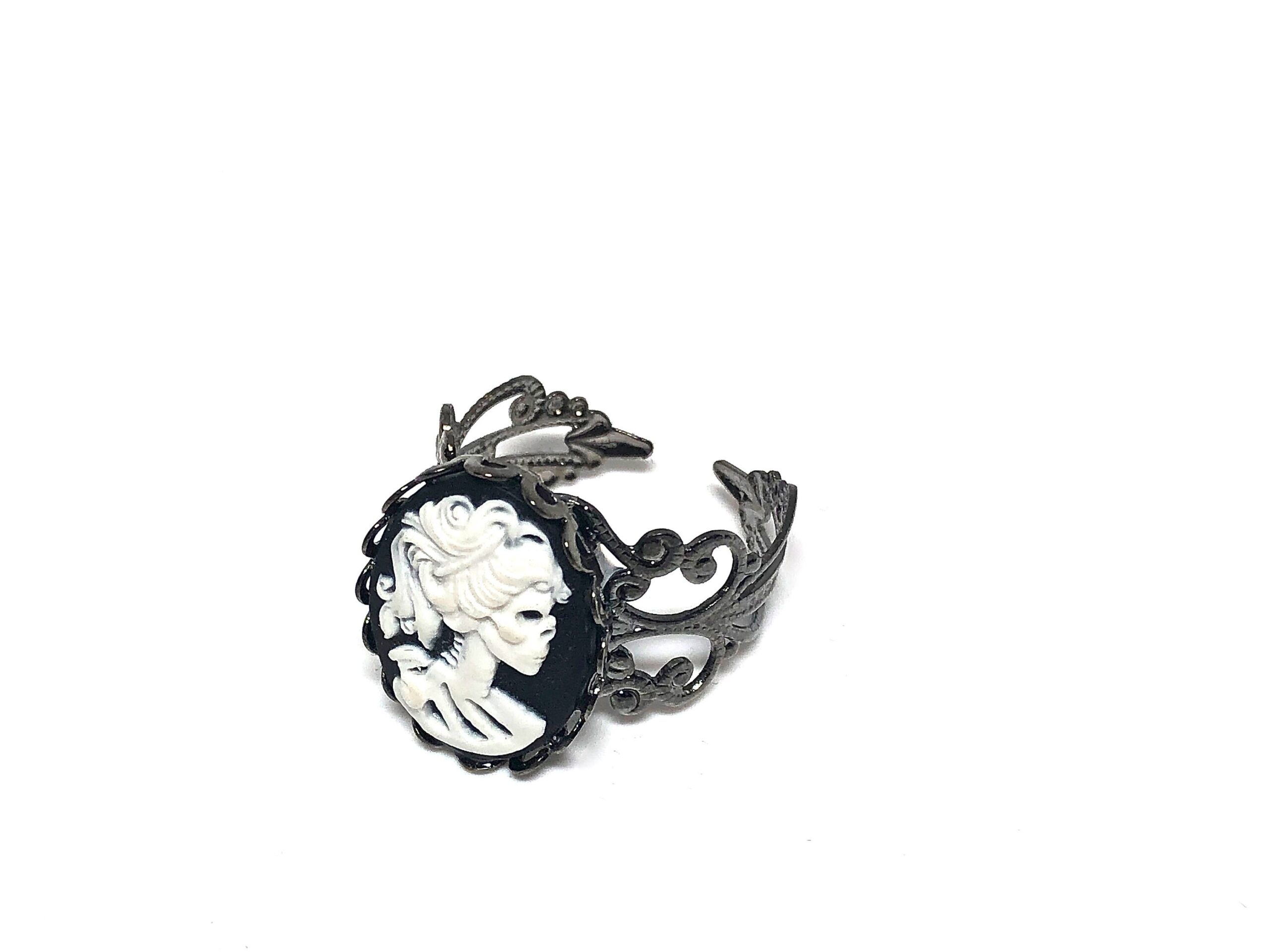 Lolita Skeleton Cameo Ring // Day of the Dead Jewelry // Cameo Ring // Lady Skeleton Cameo Ring // Lolita goddess ring