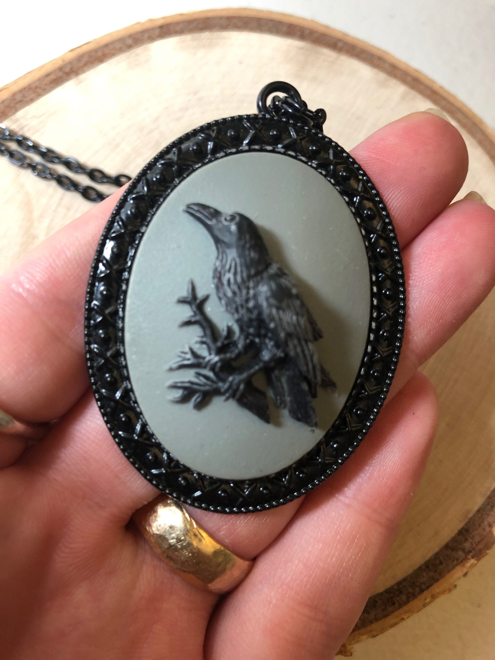 Black Raven cameo necklace - Image 4