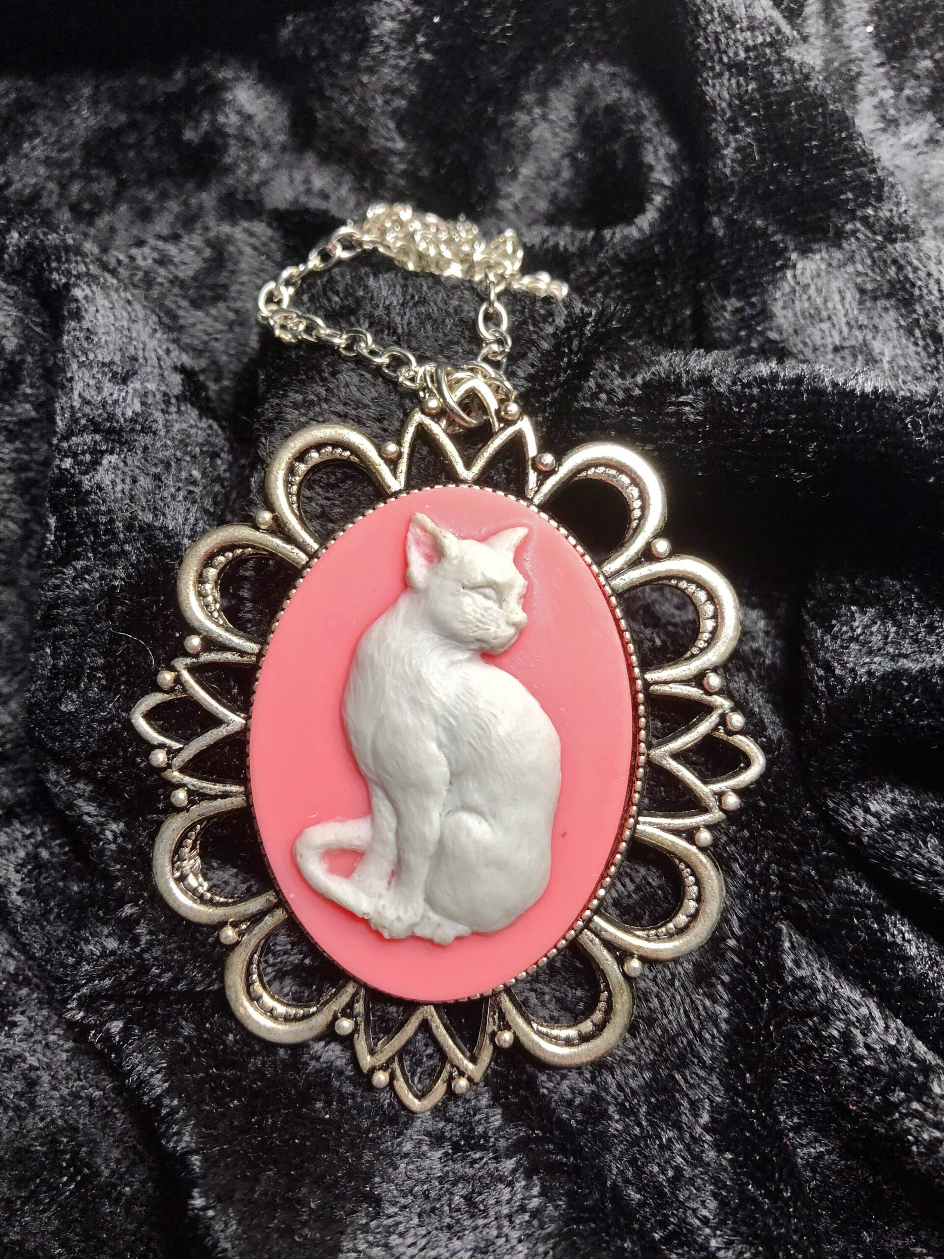 Cat cameo necklace - Image 2