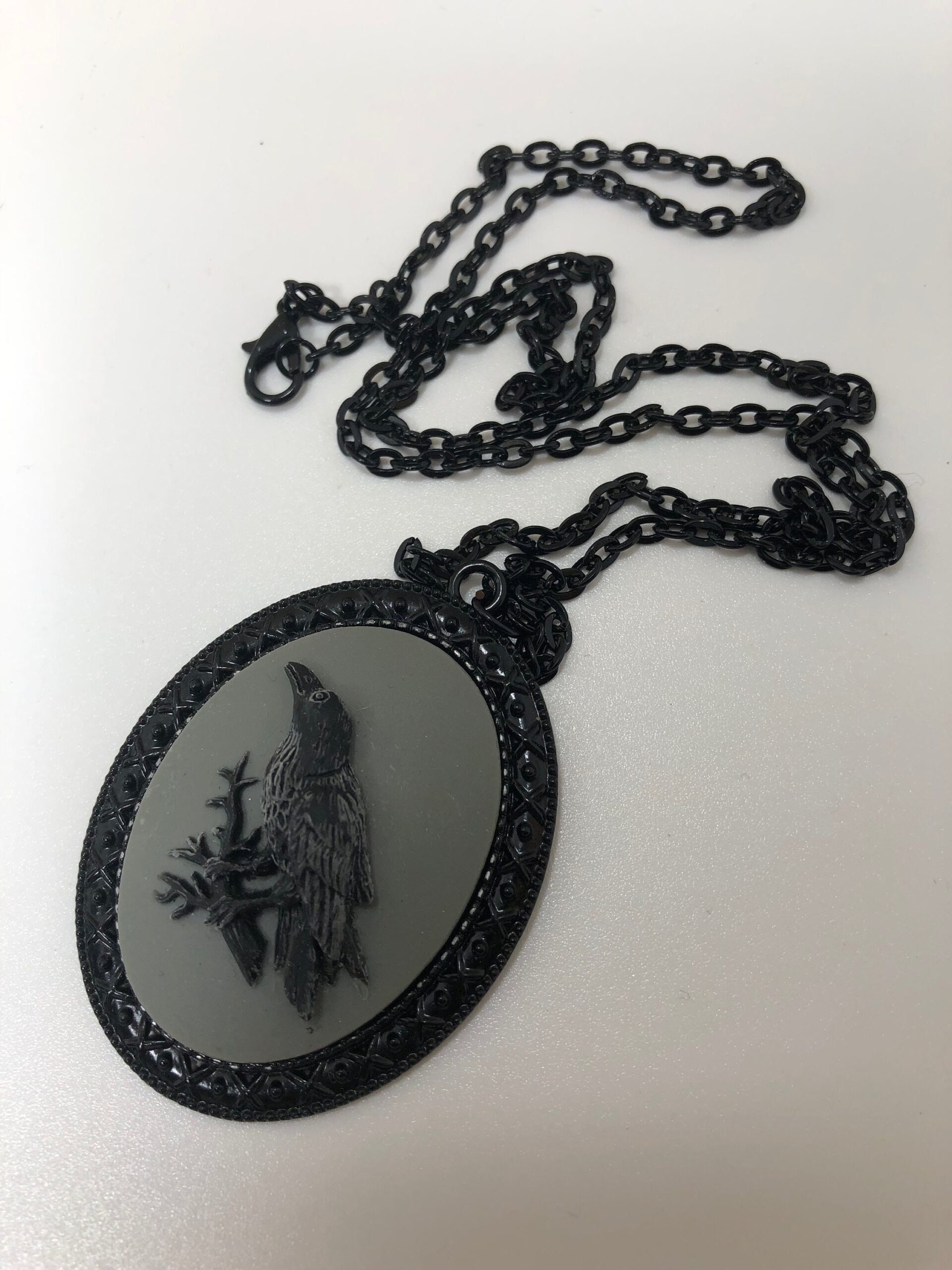 Black Raven cameo necklace - Image 2