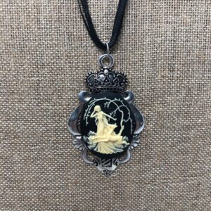 Art deco//Lady deer //Artemis cameo necklace