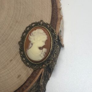 Classic lady cameo Brooch Pin Jewelry // Cameo brooch pin