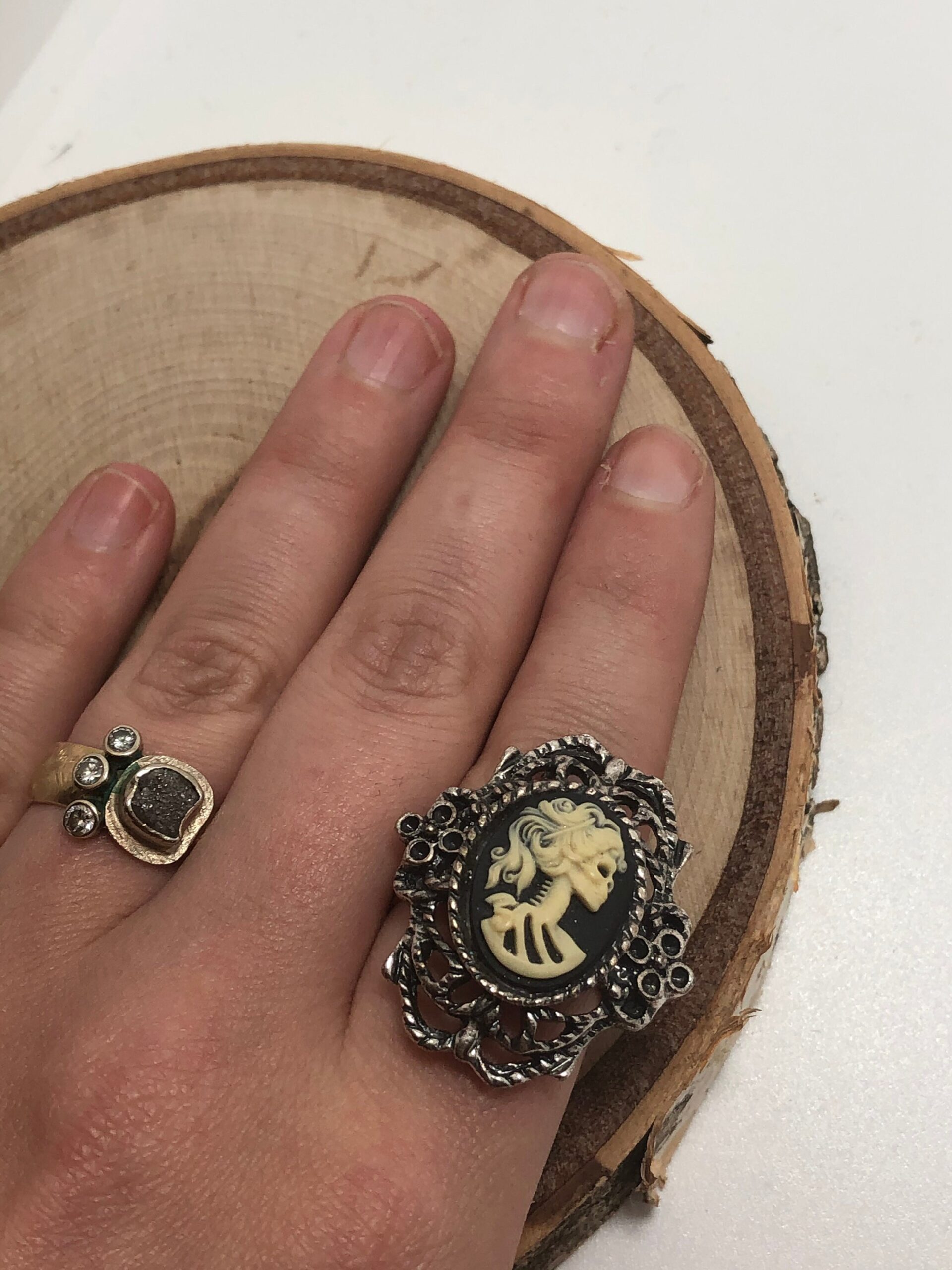 Lolita Skeleton Cameo Ring // Day of the Dead Jewelry // Cameo Ring // Lady Skeleton Cameo Ring // Lolita goddess ring
