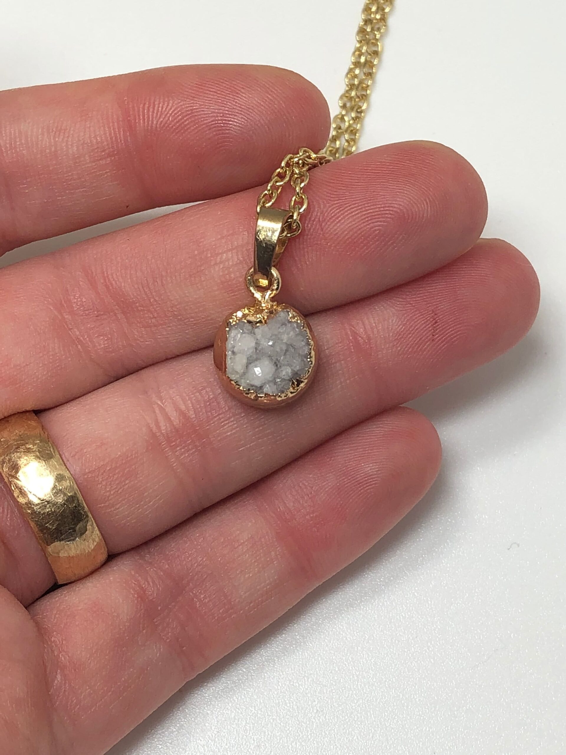 Small white druzy gold Necklace // white circle druzy necklace // druzy necklace // Druzy circle pendant