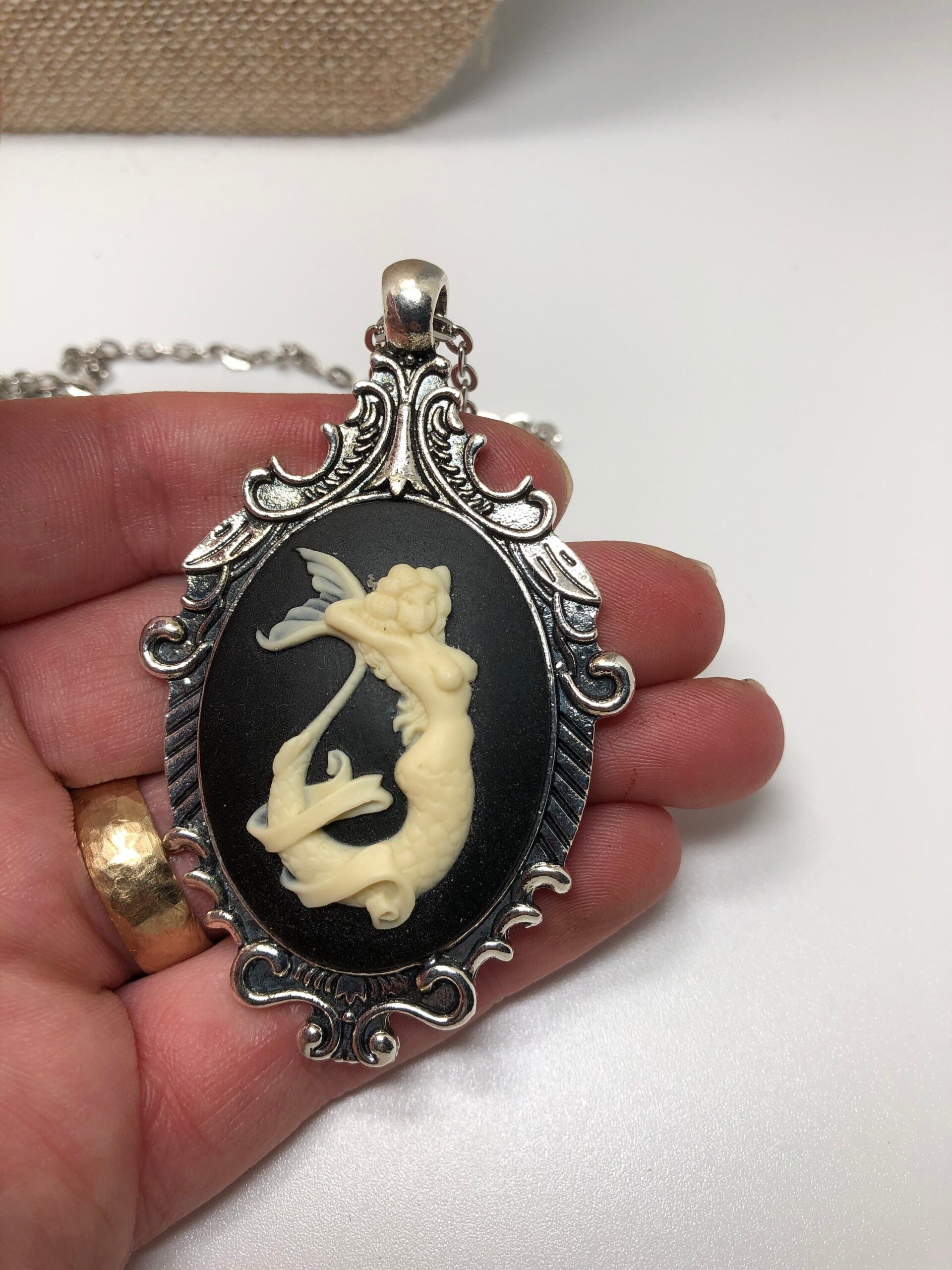 Mermaid cameo necklace - Image 5