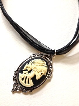 Lady lolita skeleton cameo necklace - Image 2