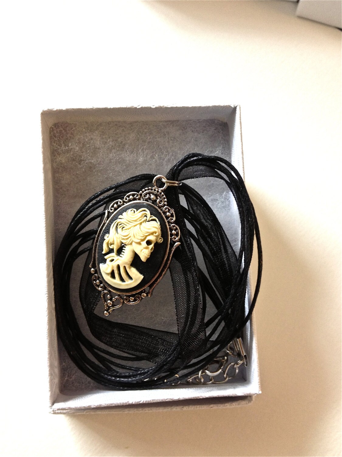 Lady lolita skeleton cameo necklace - Image 4