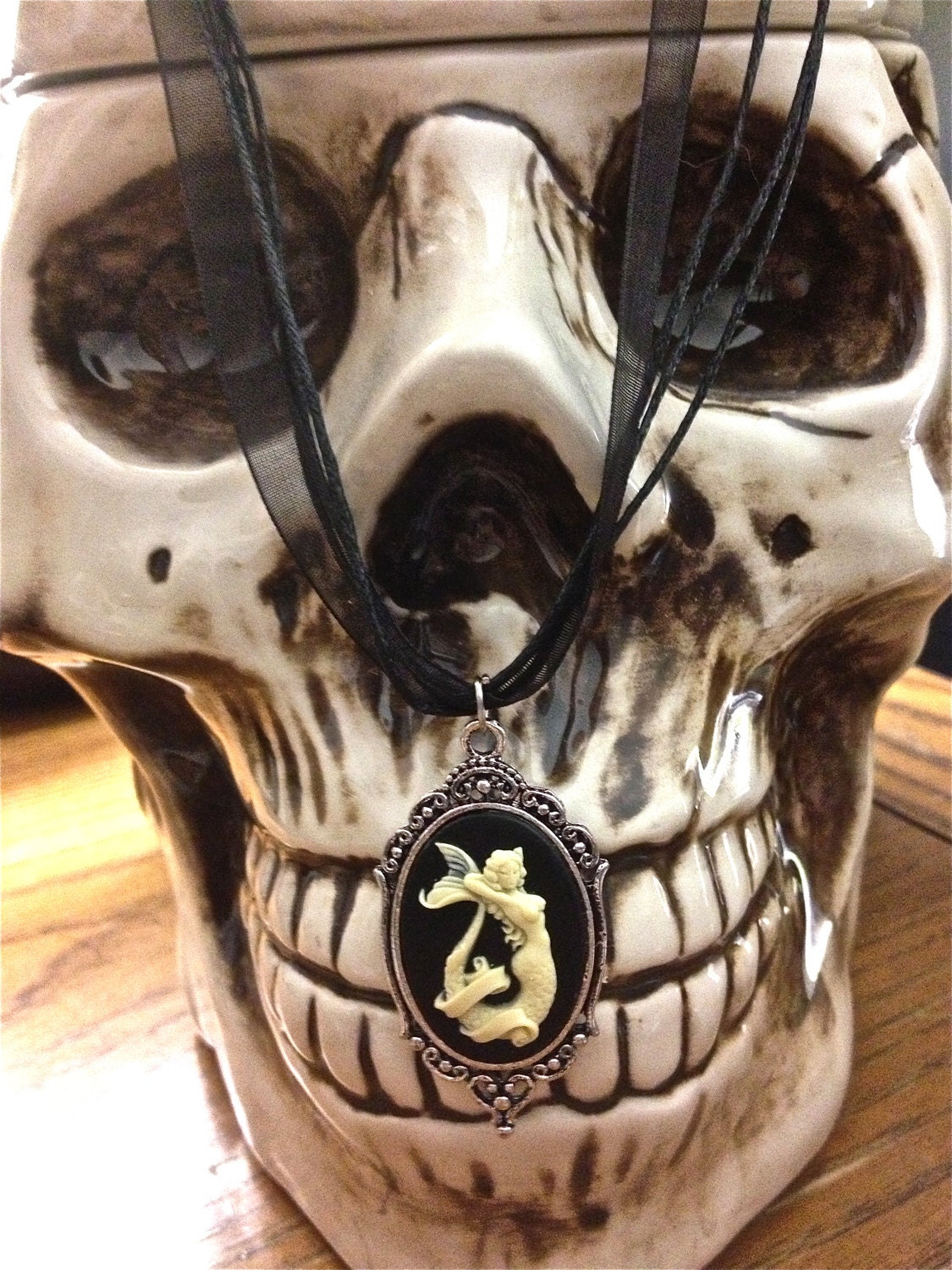 Mermaid Cameo // Sea Siren Necklace // Voluptuous Mermaid // Mermaid necklace // Pin up Mermaid - Image 3