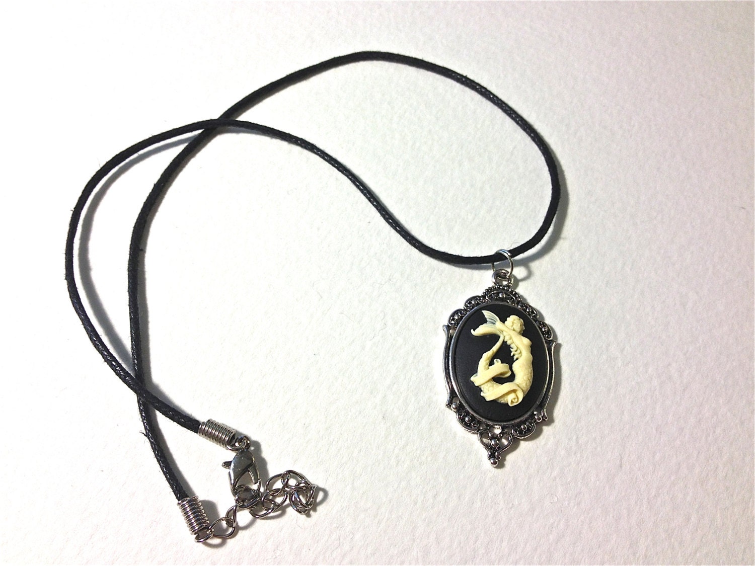 Mermaid cameo necklace - Image 3