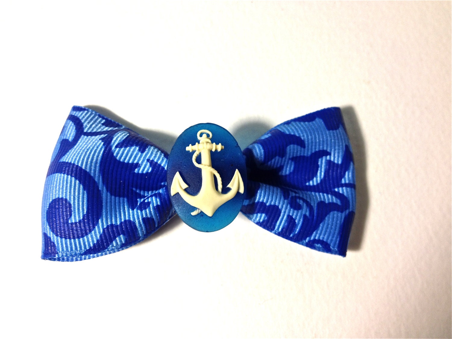 Anchor hair clip