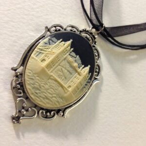 London Bridge Cameo Necklace