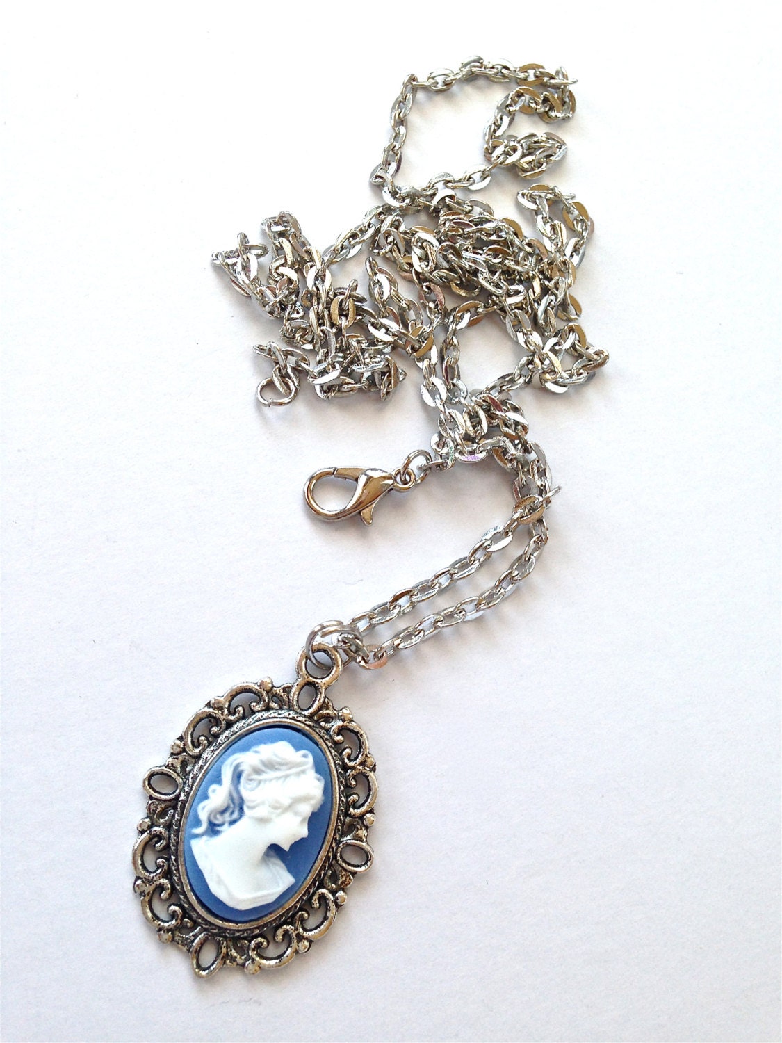 Small vintage inspired woman cameo // wedge wood blue and white classic lady cameo necklace - Image 2
