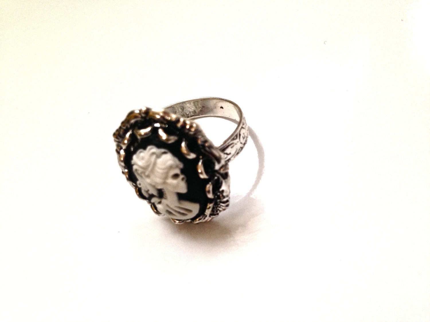 Lady Cameo Ring, Zombie Ring, Skeleton Ring, Black and Cream Cameo Ring, Lolita Ring, Skull Ring - Image 3