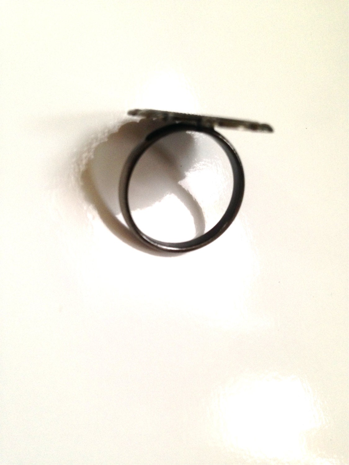 Lolita Cameo Ring - Image 3