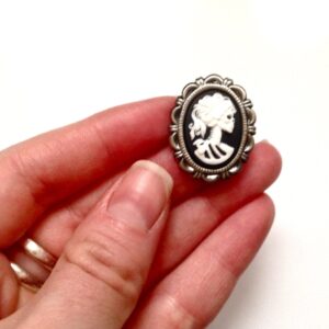 Lolita Cameo Ring