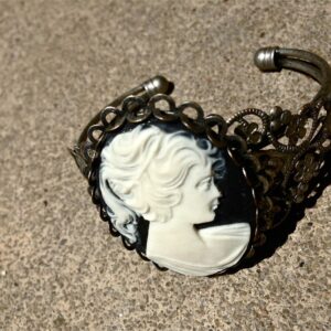 Cameo cuff bracelet // Victorian Cameo Bracelet // Cameo Bracelet // Statement Bracelet // Cameo
