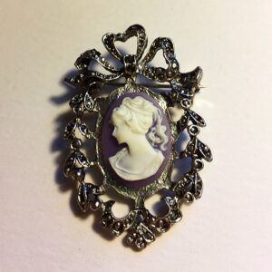 Victorian Lady Brooch Pin Jewelry