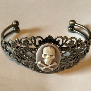 Skull cameo bracelet
