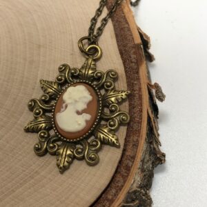 Vintage inspire lady cameo necklace // classic lady cameo bronze necklace
