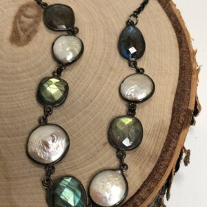 Labradorite pearl Necklace // Labradorite and pearl necklace // Gemstone necklace