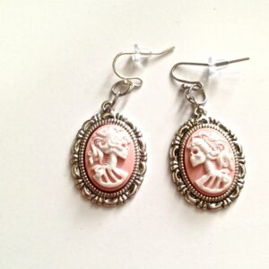 Lady skeleton Cameo earrings / Facing opposite directions towards each other